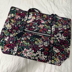 Vera Bradley Small Vera Tote in Itsy Ditsy